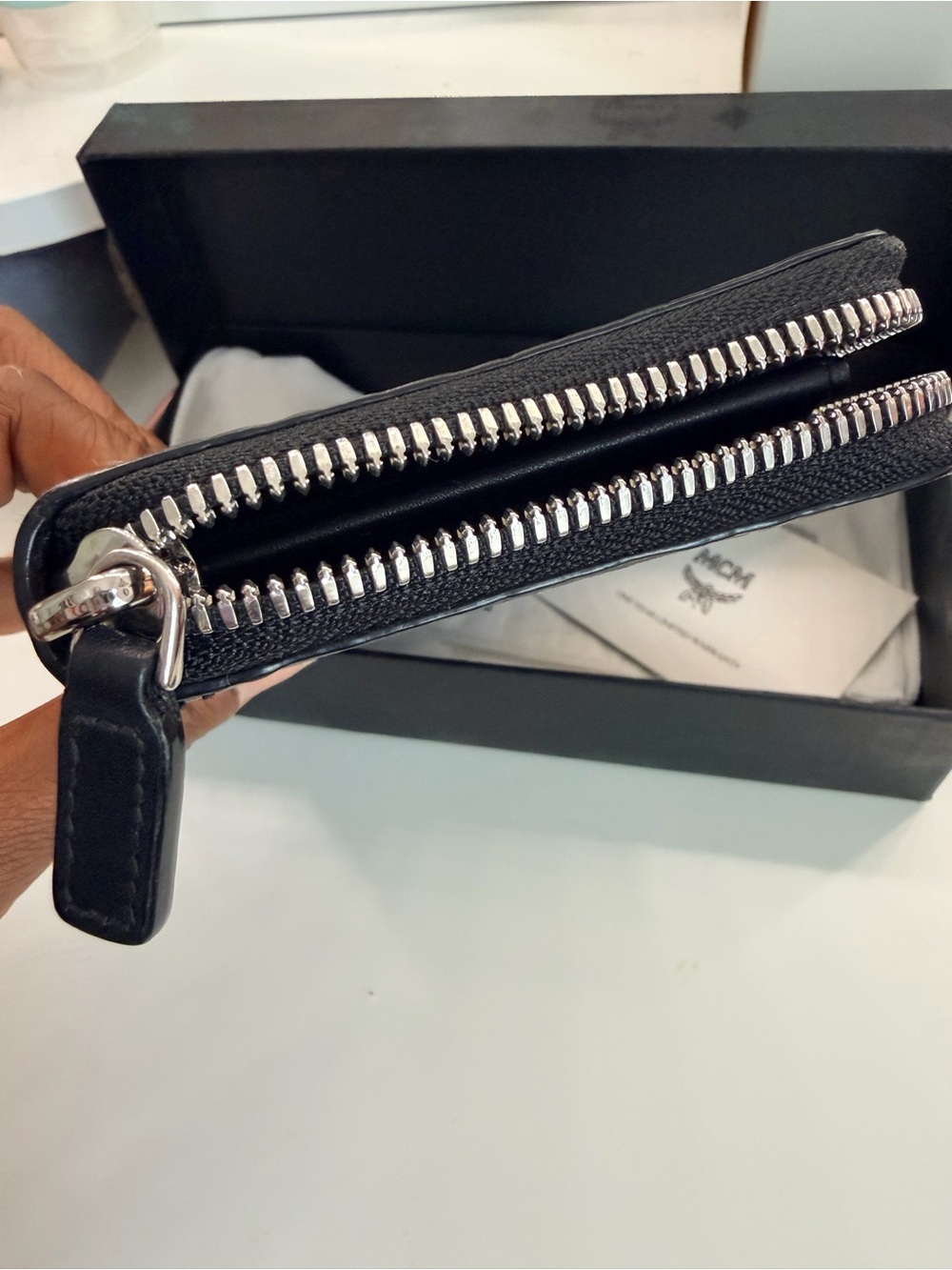 Black MCM wallet - Picture 10 of 13